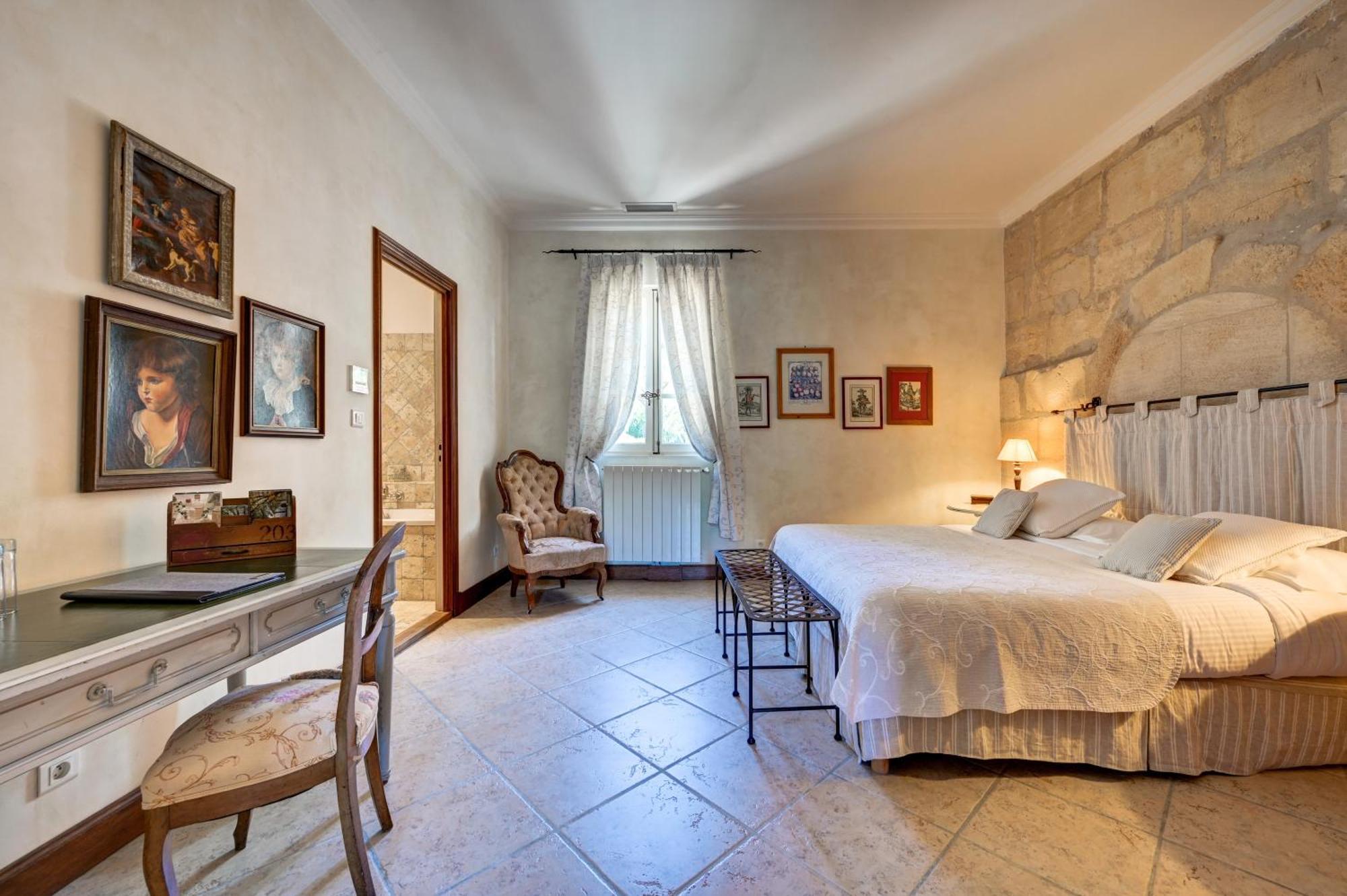 Mas Des Comtes De Provence Ξενοδοχείο Tarascon Εξωτερικό φωτογραφία