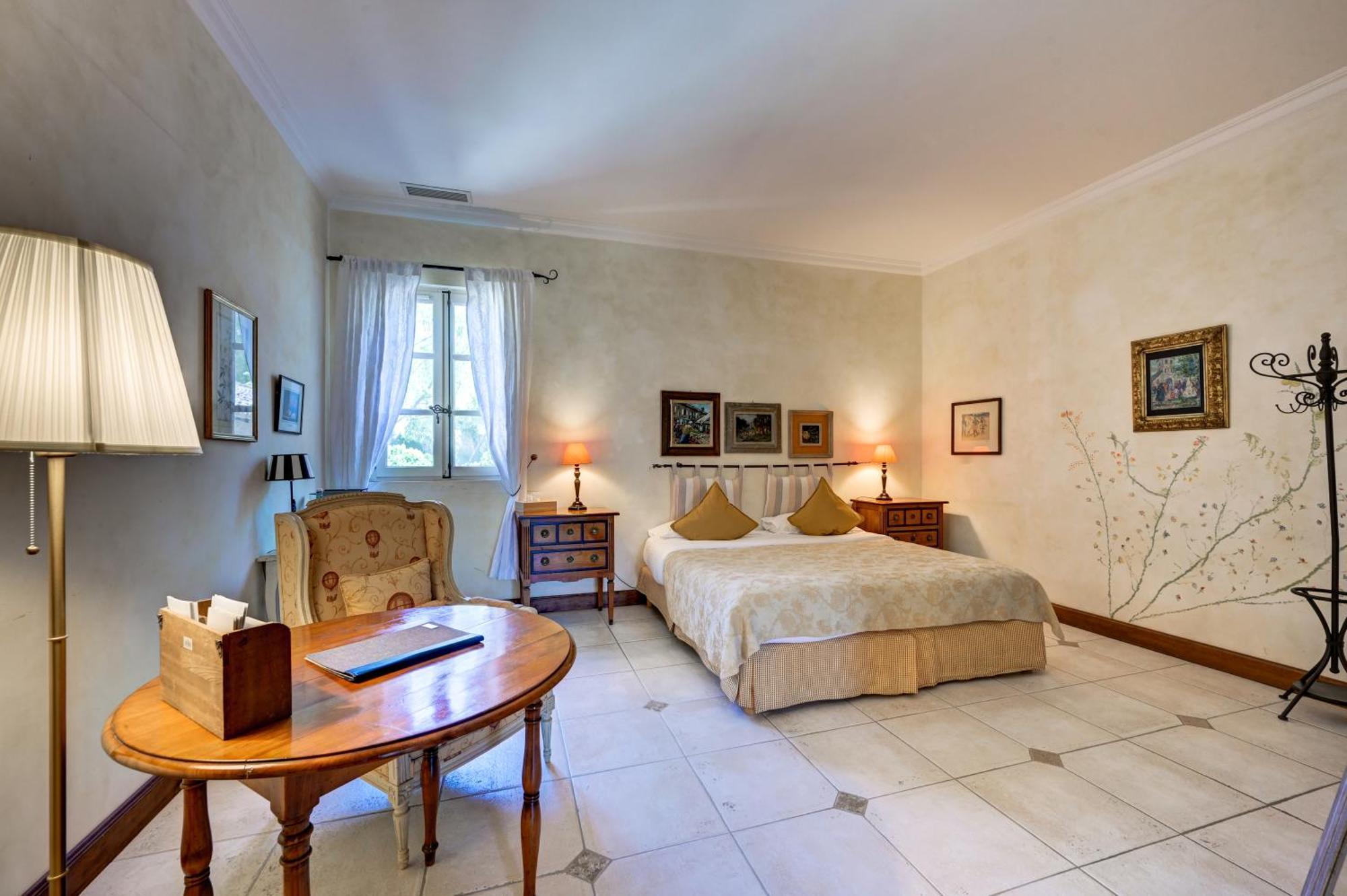Mas Des Comtes De Provence Ξενοδοχείο Tarascon Εξωτερικό φωτογραφία